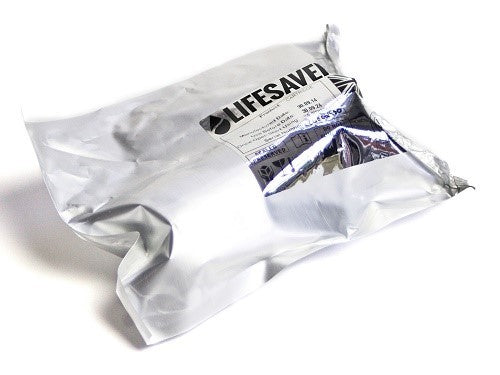 Lifesaver Cube Kartusche folienversiegelt, silberne Folienverpackung mit Lifesaver-Aufdruck