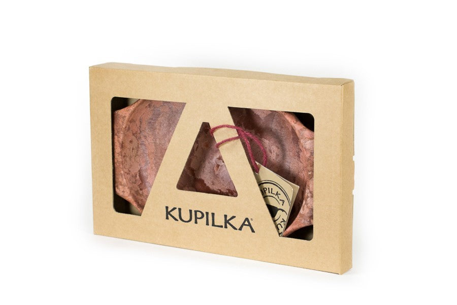 Kupilka 44 Teller in Rot in der Kartonverpackung mit Kupilka Logo
