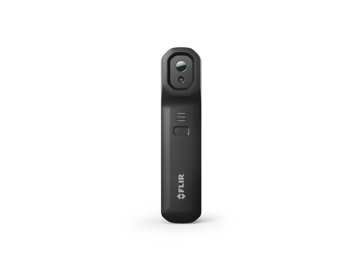 FLIR ONE Edge Pro von vorne, schmales schwarzes Gehäuse mit Objektiv und Taste