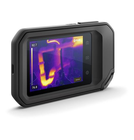 FLIR C3-x mit Touchscreen, der ein Wärmebild von Leitungen in Lila und Gelb zeigt