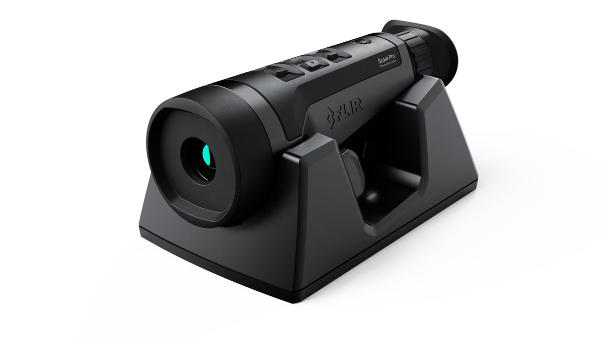 FLIR Scout Pro Ladestation, schwarze Halterung mit dem Wärmebildmonokular darin