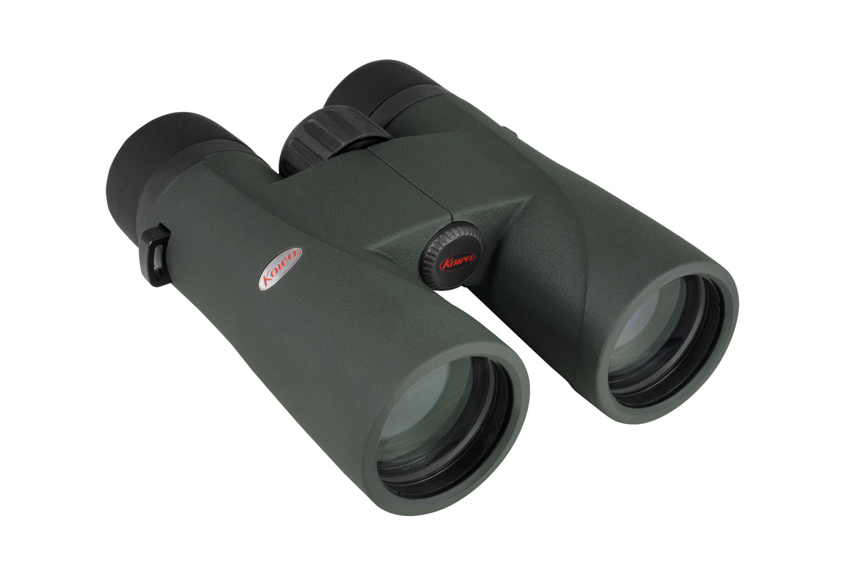 Kowa SVIII 8x42 Fernglas liegend, schräg von vorne mit den zwei Objektivlinsen