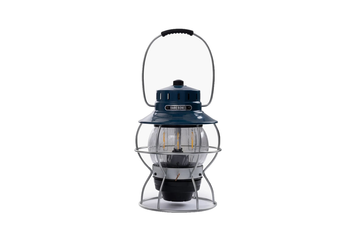 Barebones Railroad Lampe mit blauer Haube und silberfarbenem Käfig, ausgeschaltet