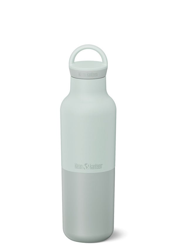 Klean Kanteen Rise Classic Wasserflasche in hellem Mint mit grauer Unterseite, von vorn