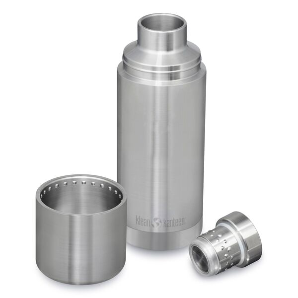 Klean Kanteen TKPro 750 ml aus gebürstetem Stahl, Becher und Deckel lose neben der Flasche