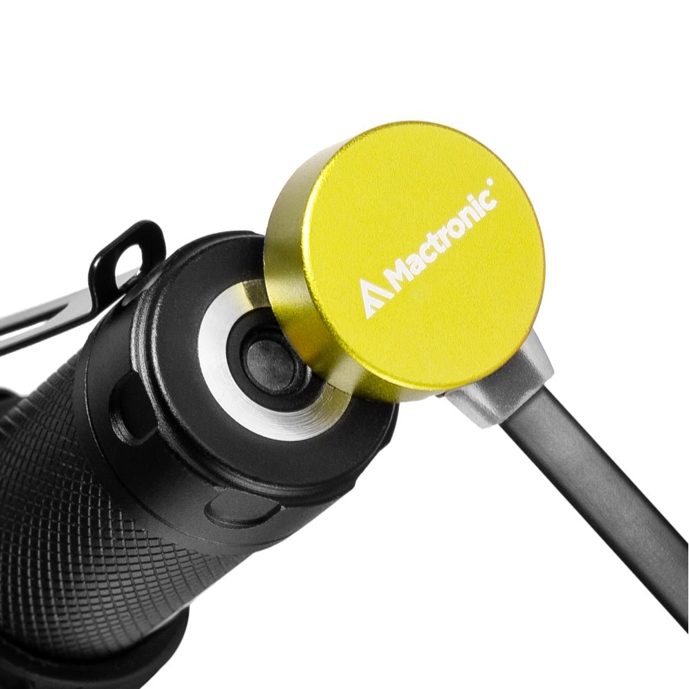 Mactronic Cyclope II mit der Endkappe an einer gelben Scheibe mit Logo auf einem Stab