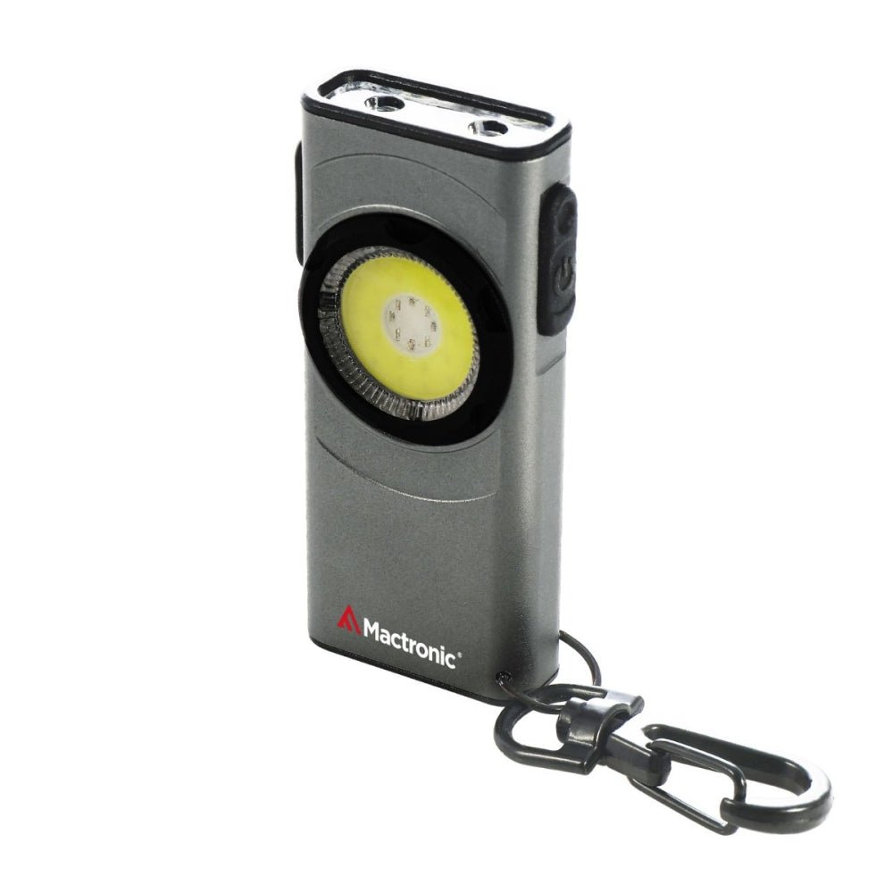 Mactronic Flagger Nano Taschenlampe in Grau als Schlüsselanhänger mit runder Lampe und Karabinerhaken, schräg
