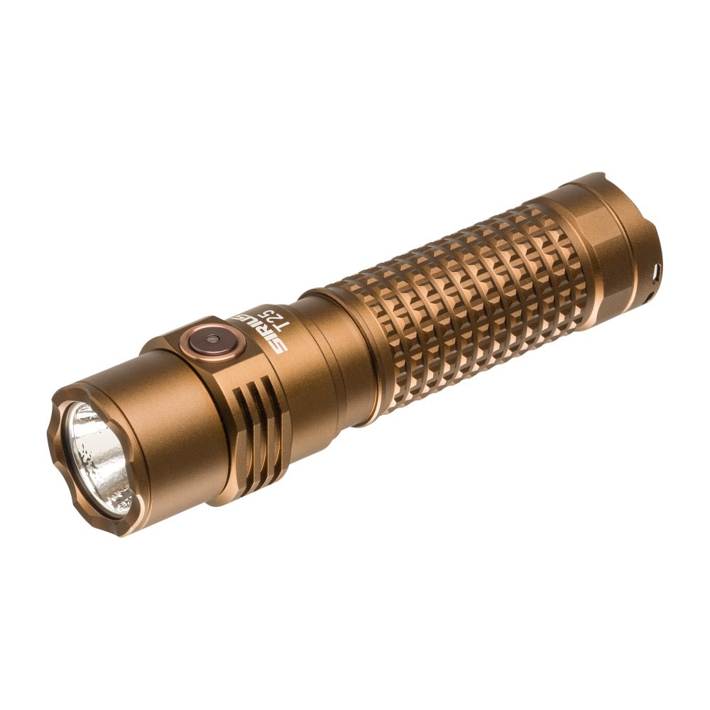 Mactronic Sirius T25 Taschenlampe in Kupferbraun mit geripptem Griff und einem Knopf am Kopf