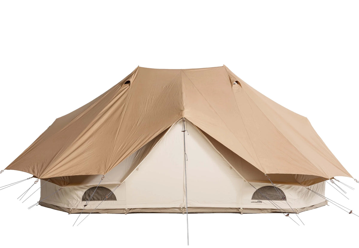 CanvasCamp Sibley Fly All Season auf einem Doppel-Glockenzelt mit zwei Spitzen, Vorderansicht