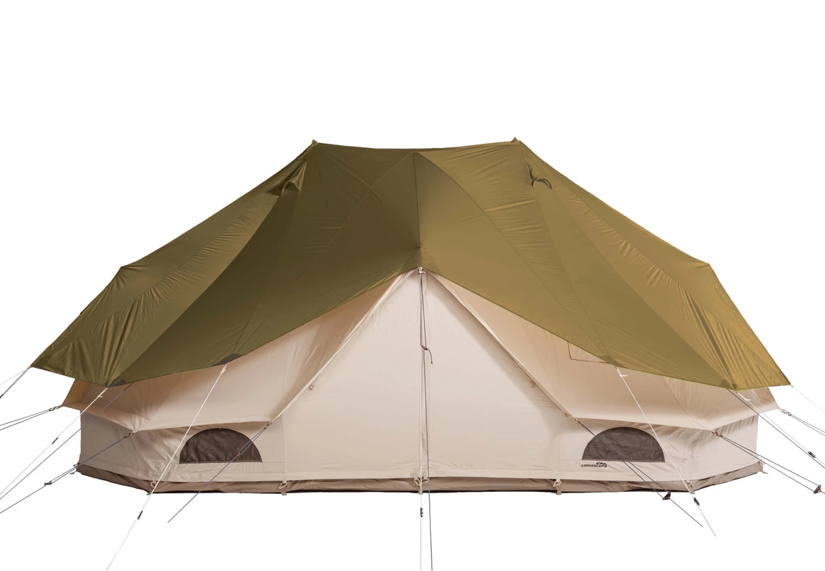 CanvasCamp Sibley Fly Nylon in Khaki auf einem Doppel-Glockenzelt mit zwei Spitzen