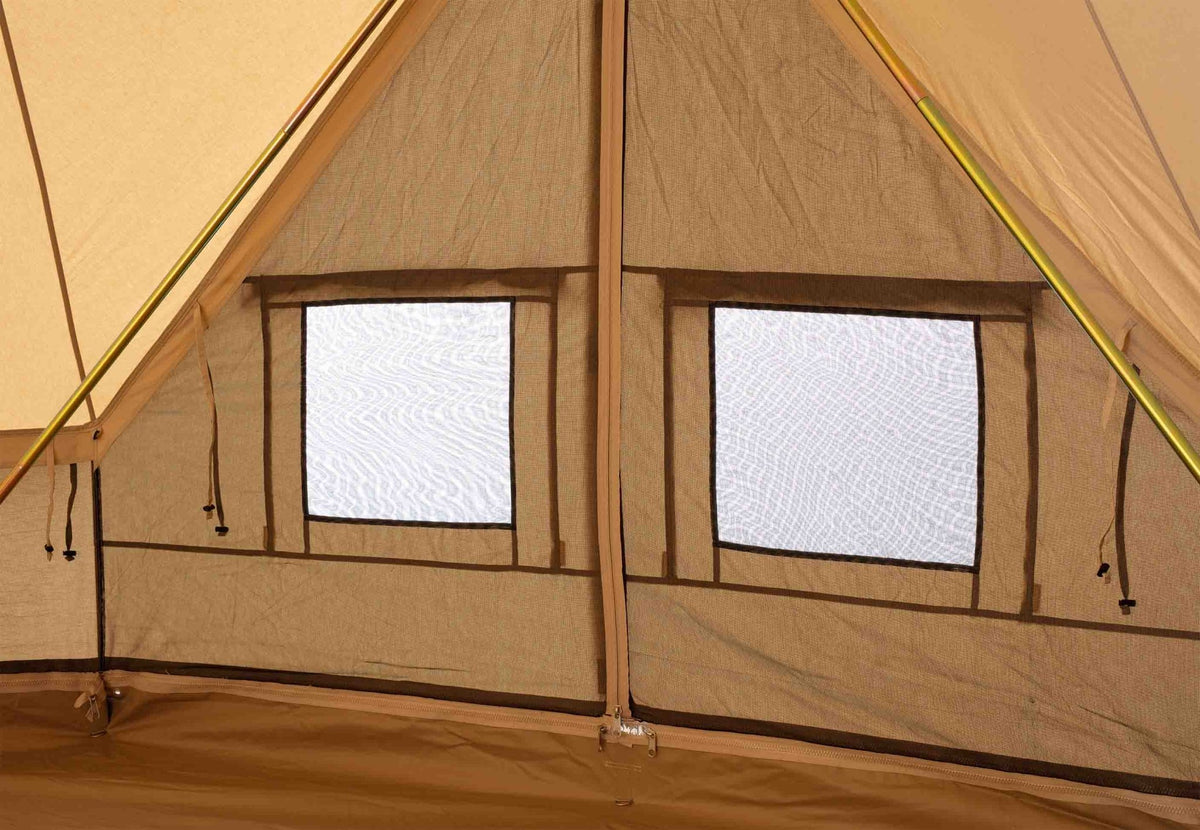 CanvasCamp Sibley Apex 600 Twin, Innenansicht mit zwei Fenstern mit Moskitonetz in der Rückwand
