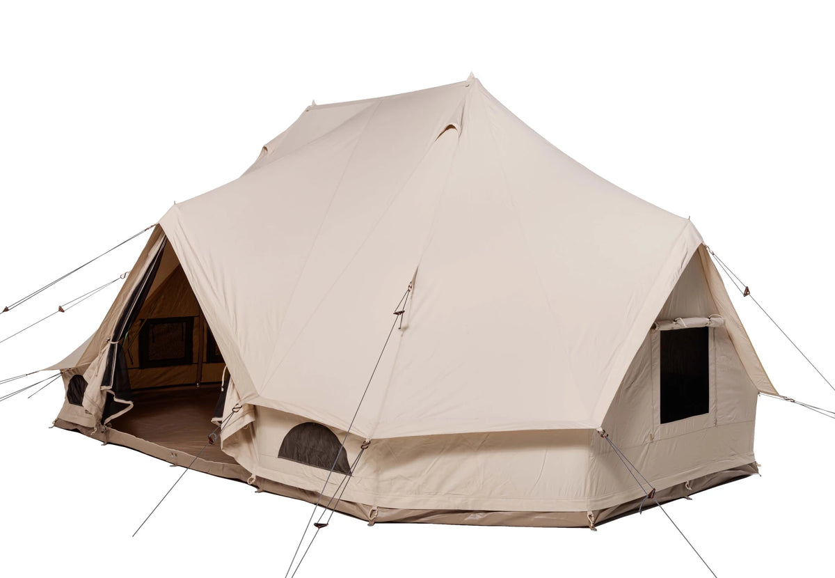 CanvasCamp Sibley Apex 600 Twin schräg von der Seite mit hochgerollter Tür und einem Seitenfenster