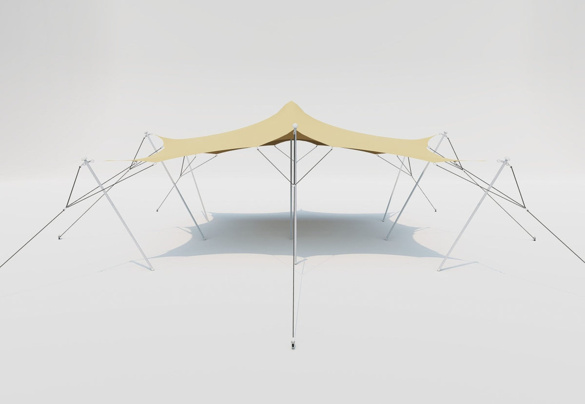 CanvasCamp Stretch Tent Q2 gerade von vorne gesehen mit der Mittelstange und Abspannleinen