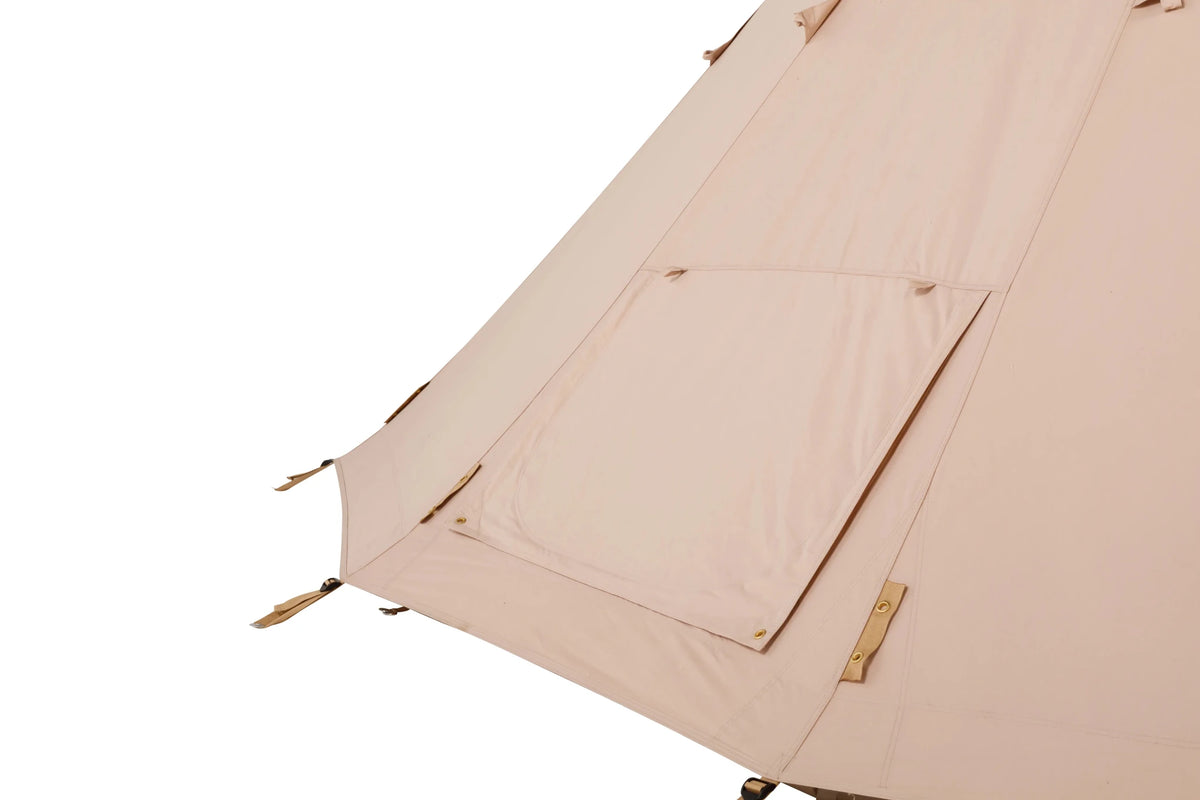 CanvasCamp Traveller Tipi, Fenster mit der Canvas-Klappe verschlossen
