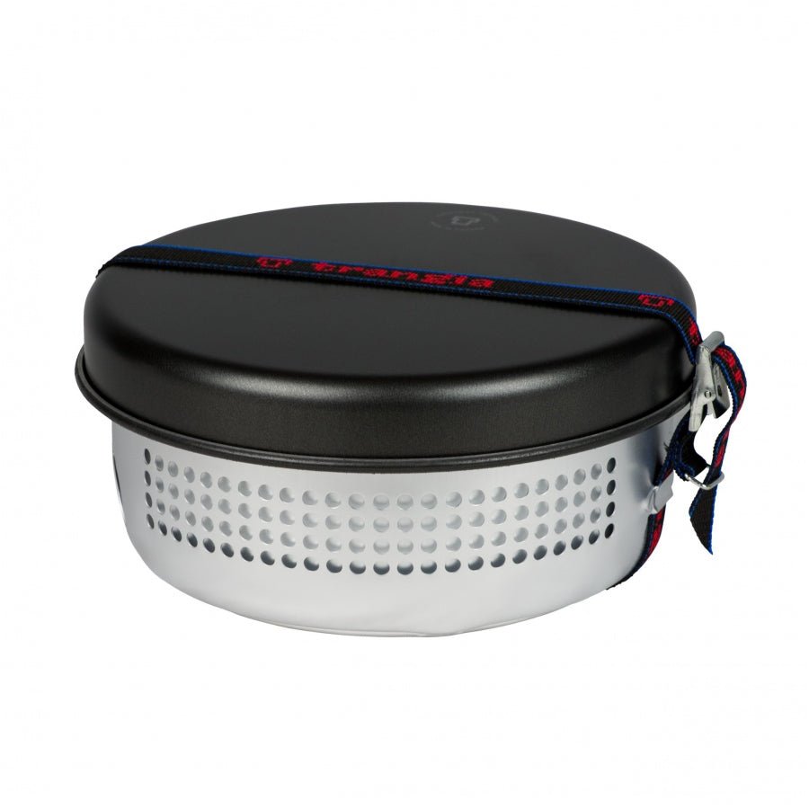 Trangia 27-5 UL verpackt, Bratpfanne als Deckel und ein Riemen mit Logo darum