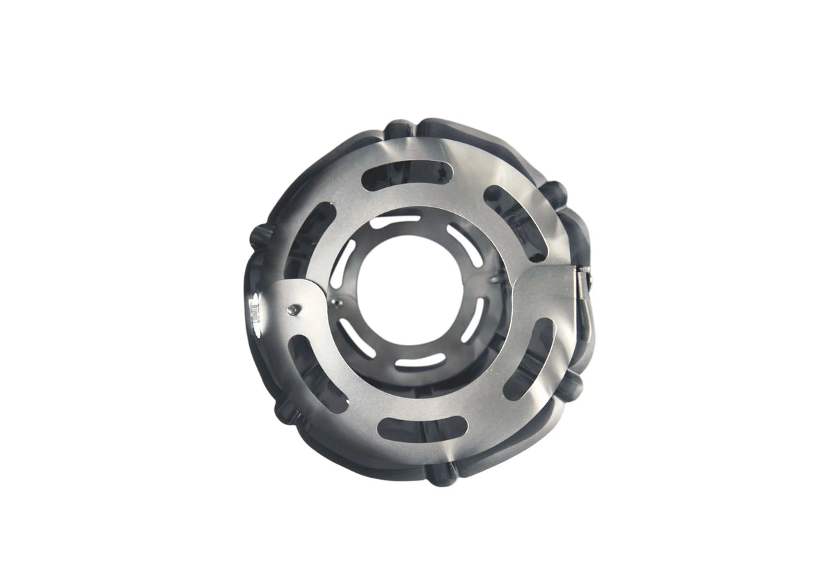 Winnerwell Titan Hitzeschild um die Ringe gerollt, von der Stirnseite gesehen