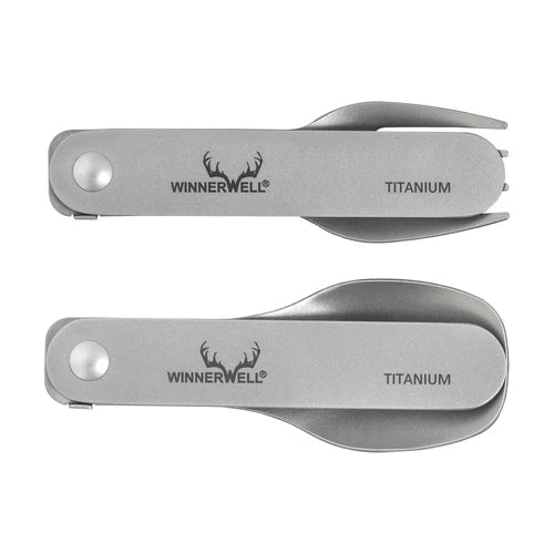 Winnerwell Titan Gabel und Löffel zusammengeklappt, mit dem Logo und dem Schriftzug titanium am Stiel