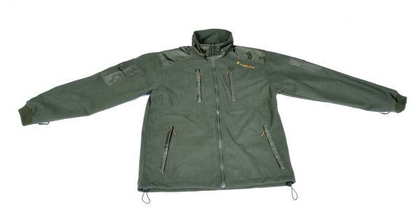 Stealth Gear Fleece2 Jacke in Waldgrün mit Reißverschluss, Brusttaschen und Seitentaschen, Vorderseite