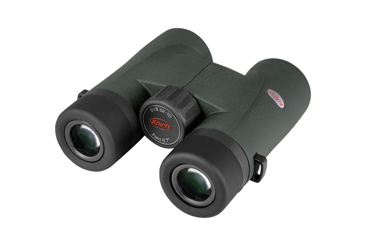 Kowa SVIII 10x32 von hinten mit den Okularen und dem Fokussierrad mit Kowa-Logo