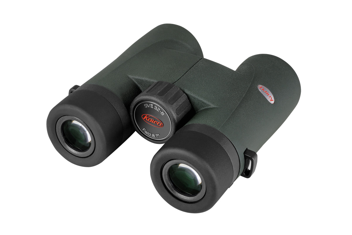 Kowa SVIII 8x32 von hinten mit den Okularen und dem Fokussierrad mit Kowa-Logo