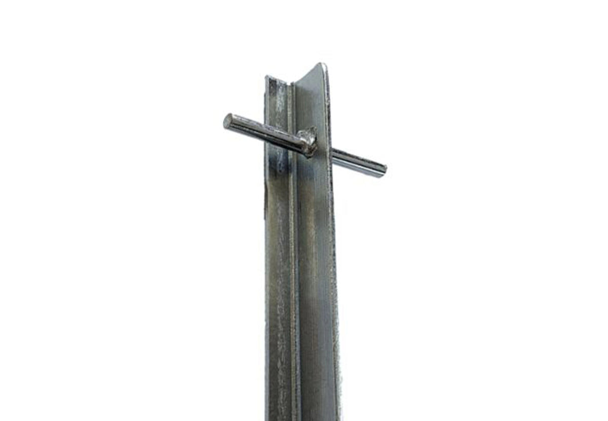 CanvasCamp T-Pin Hering aus Stahl, Detail des Querstifts durch das Winkelprofil
