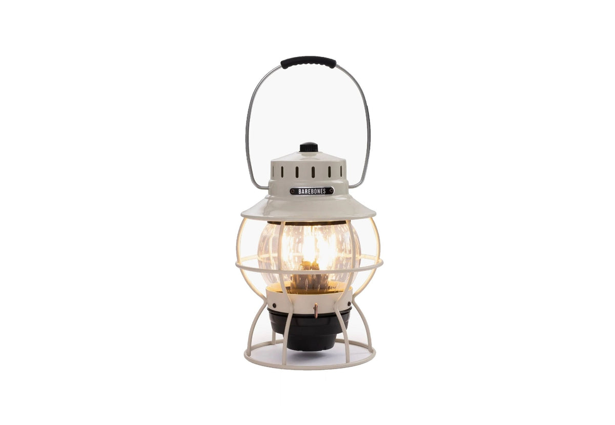 Barebones Railroad Lampe eingeschaltet, mit warmem Licht hinter dem Glas und dem Käfig