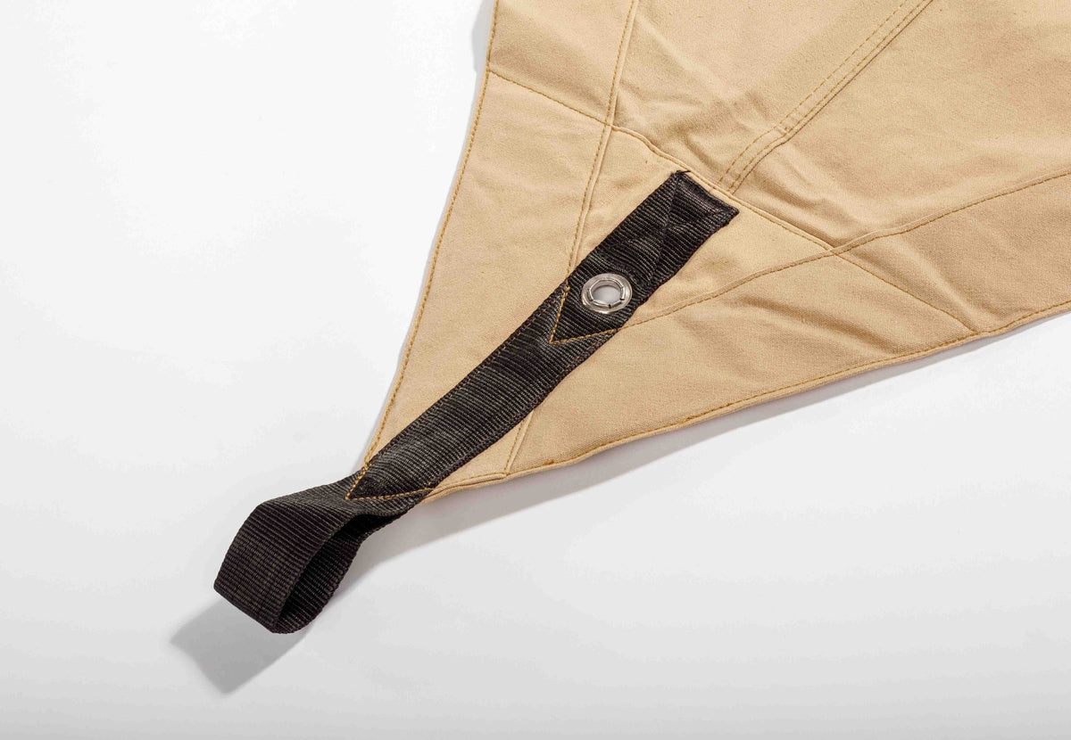CanvasCamp Heavy Duty Shelter, Spitze des Tuchs mit schwarzem Band und einer Metallöse