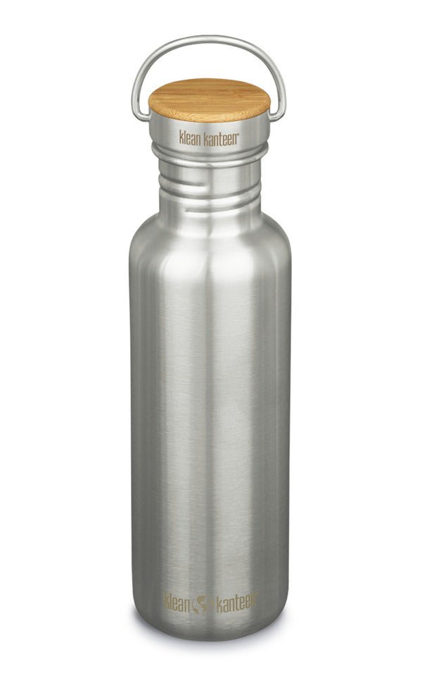 Klean Kanteen Reflect 27oz Wasserflasche aus gebürstetem Edelstahl mit Bambusdeckel und Tragebügel