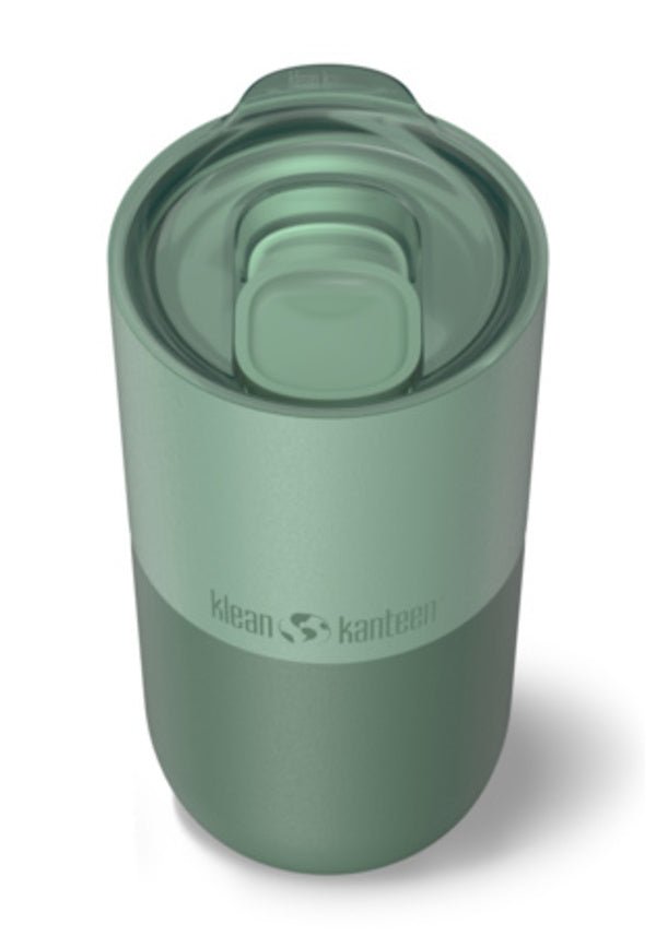 Klean Kanteen Rise Tumbler 473 ml in Salbeigrün mit transparentem Schiebedeckel