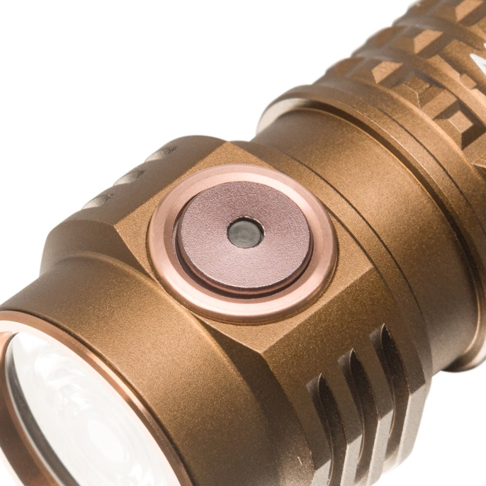 Mactronic Sirius M10 Detail des runden Knopfs an der Seite des Kopfs