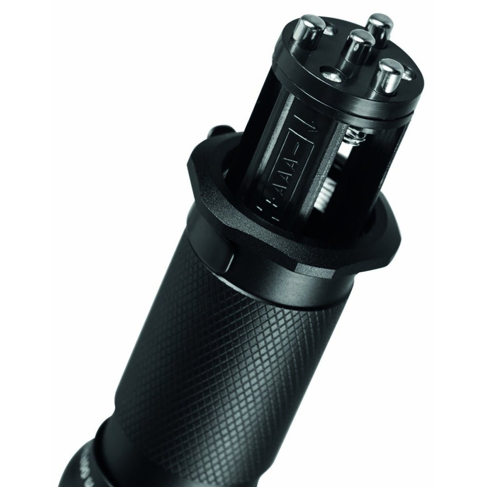 Mactronic Sniper 3.4 geöffnete Taschenlampe mit herausgenommenem Batteriehalter