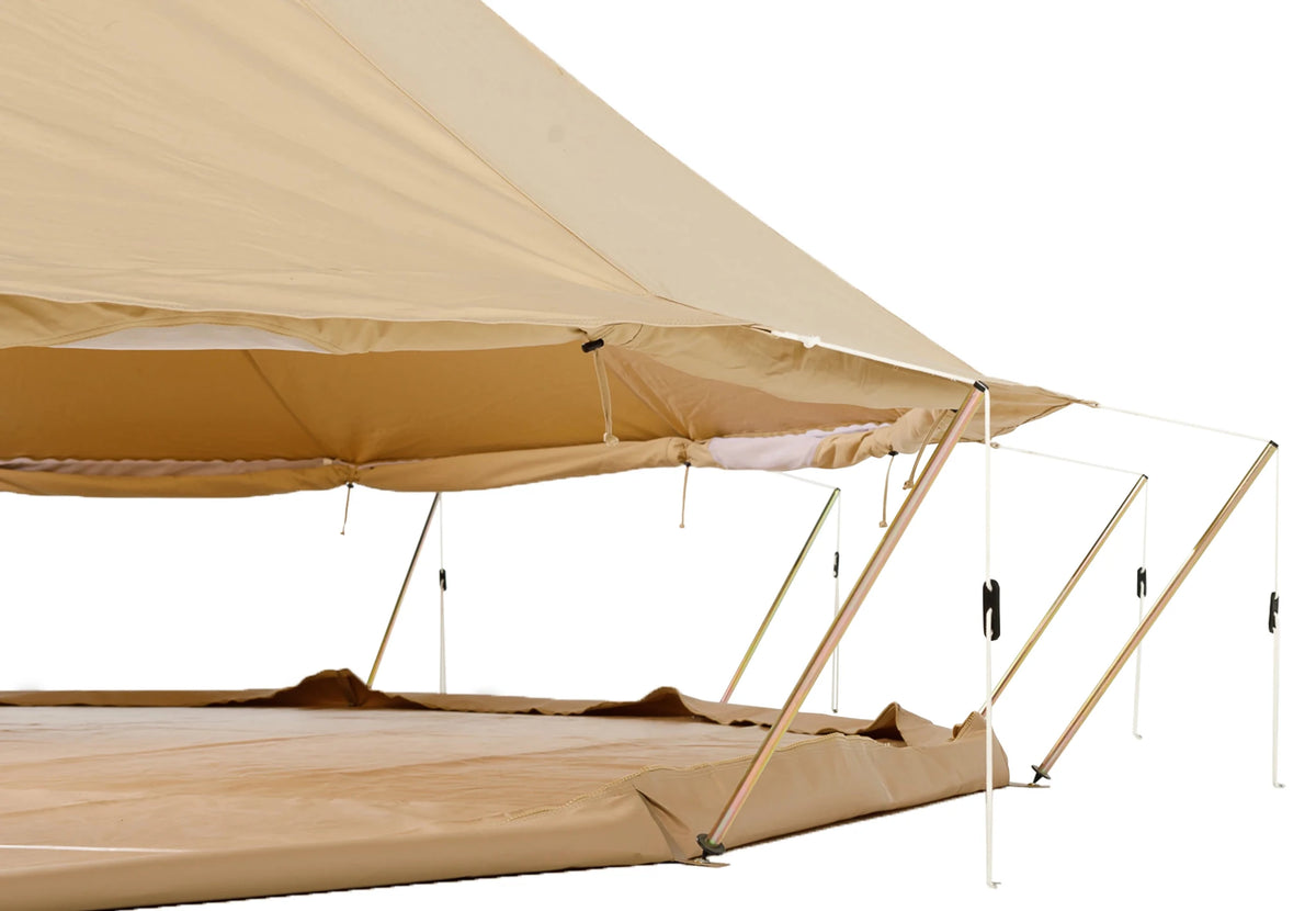 Short Guy Poles an einem beigen Sibley Bell Tent, schräge Stangen unter dem Dachrand