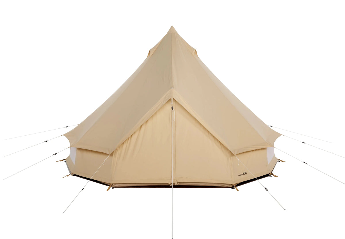 CanvasCamp Sibley Traveller 300 aufgebaut, gerade von vorne mit allen Abspannleinen gespannt
