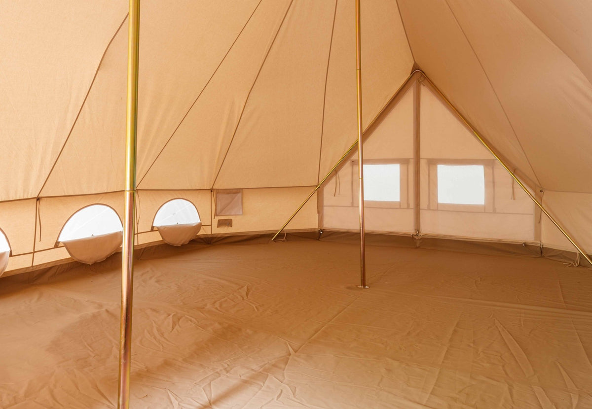 CanvasCamp Sibley Traveller 600 Twin, geräumiger Innenraum mit zwei Stangen und Fenstern ringsum