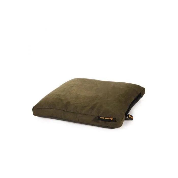Stealth Gear Flat Bean Bag, flaches grünes Kissen mit einem kleinen Etikett an der Seite