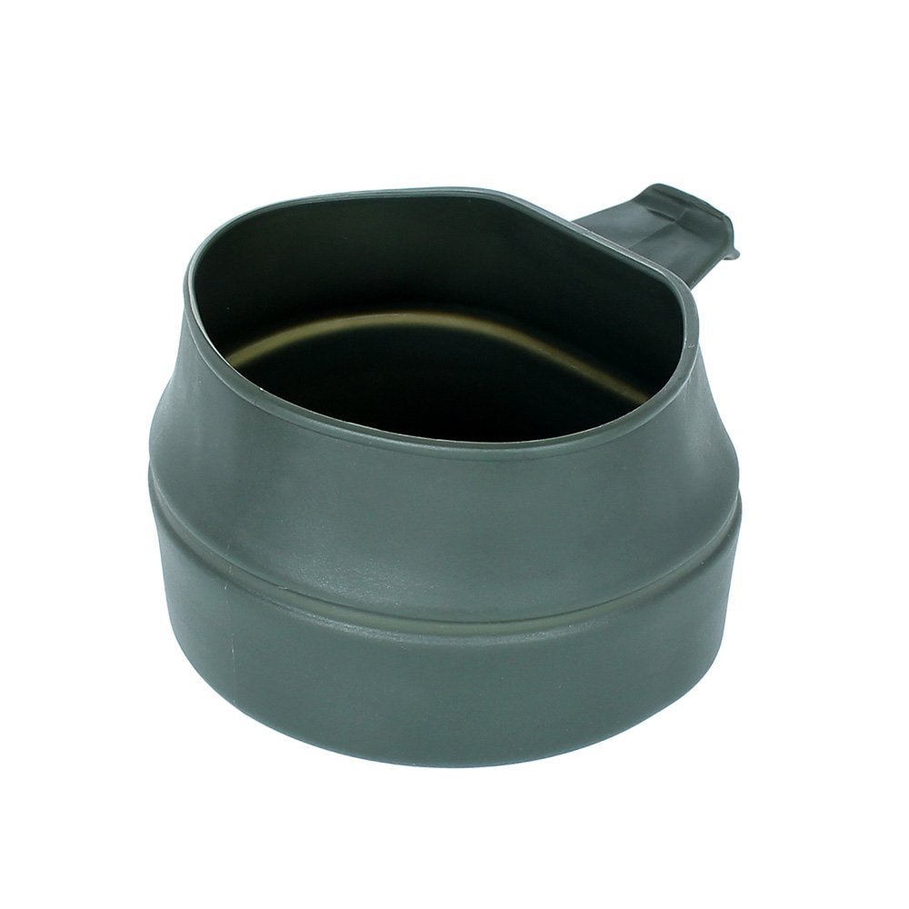 Wildo Fold-A-Cup 250 ml Faltbecher in Olivgrün, aufgeklappt mit Henkel