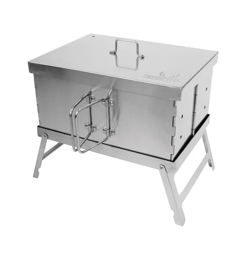 Winnerwell Flat Smoker von der langen Seite mit geschlossenem Deckel und klappbarem Griff