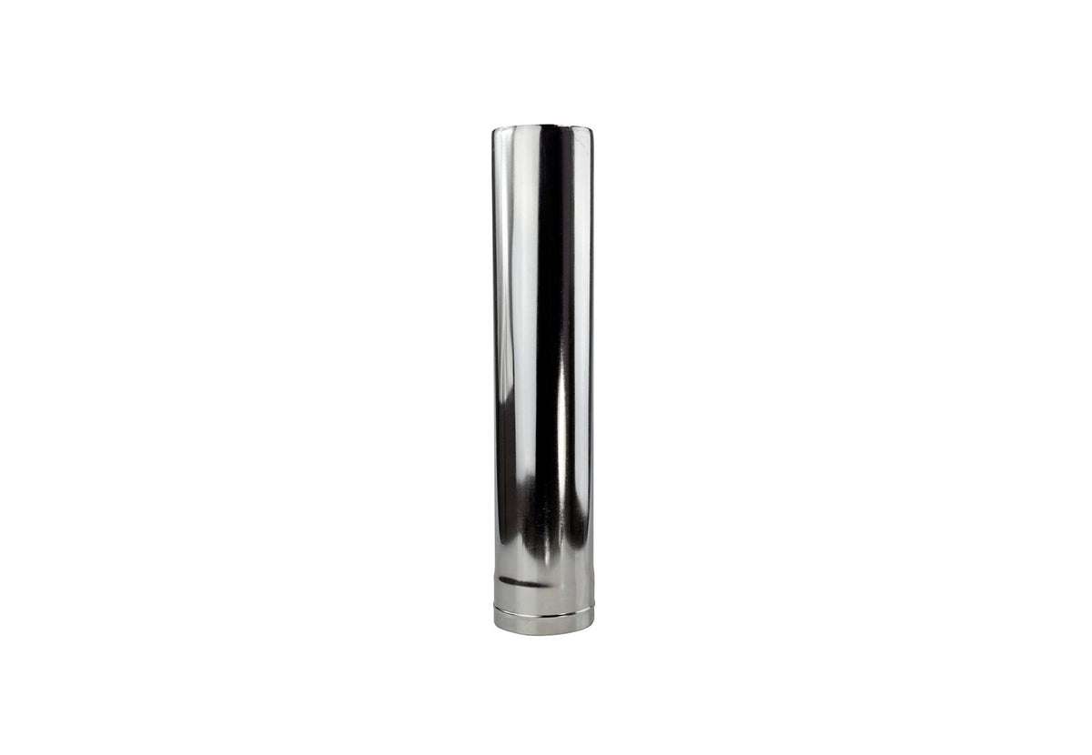 Winnerwell Flue Pipe Section, glänzendes Ofenrohr aus Metall aufrecht vor weißem Hintergrund