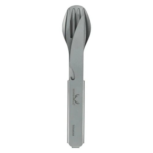 Winnerwell Titanium Cutlery Set mit Messer, Gabel und Löffel zu einem kompakten Päckchen ineinander gesteckt